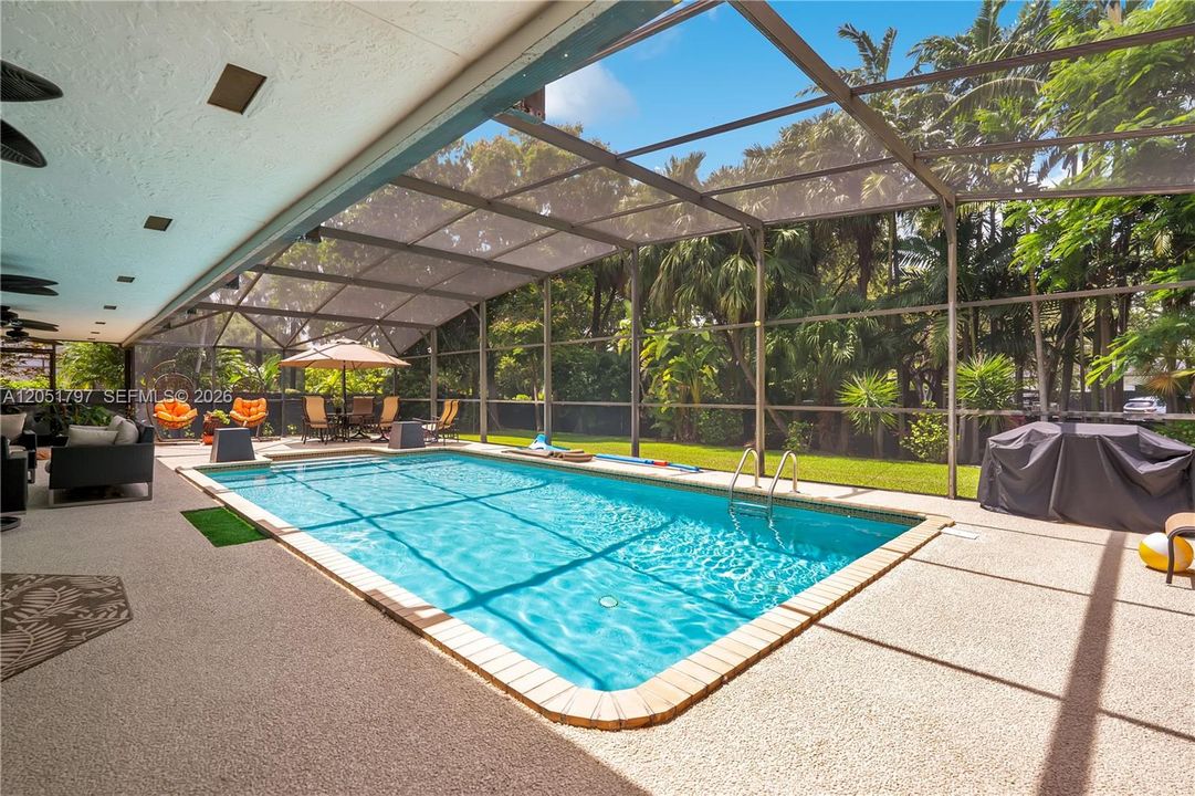 En Venta: $1,600,000 (4 camas, 4 baños, 3768 Pies cuadrados)