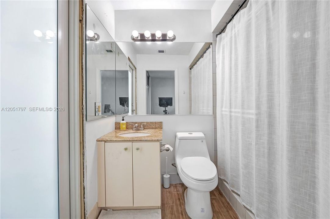 En Venta: $1,600,000 (4 camas, 4 baños, 3768 Pies cuadrados)