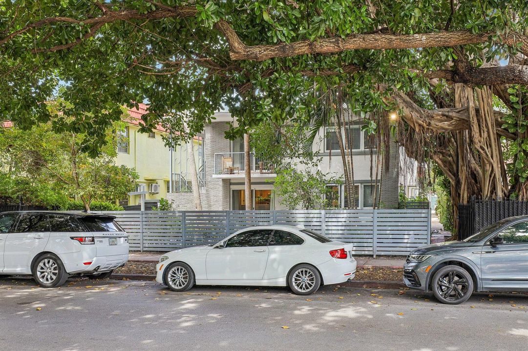 4-web-or-mls-Meridian Ave 11-S1007-004
