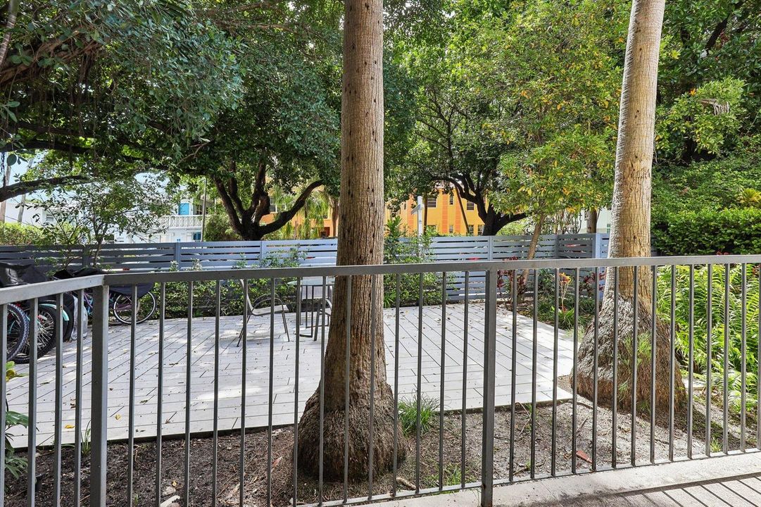 30-web-or-mls-Meridian Ave 11-S1007-030