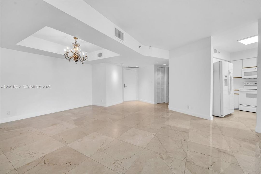 Под контрактом: $2,999 (1 спален, 1 ванн, 1050 Квадратных фут)