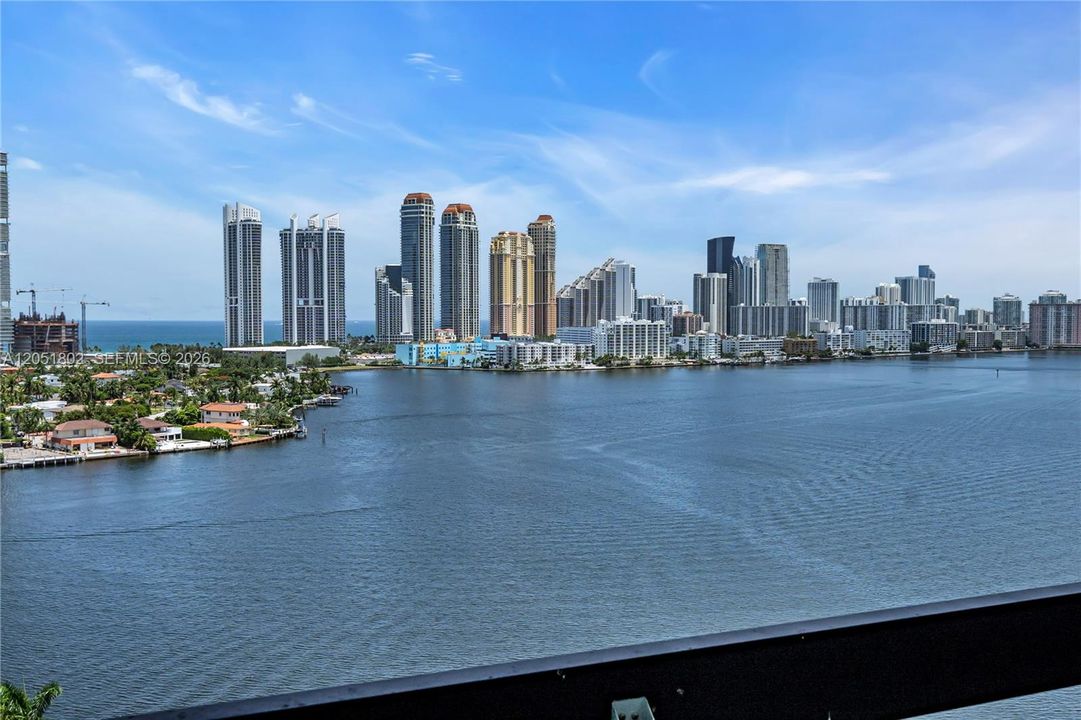 Под контрактом: $2,999 (1 спален, 1 ванн, 1050 Квадратных фут)