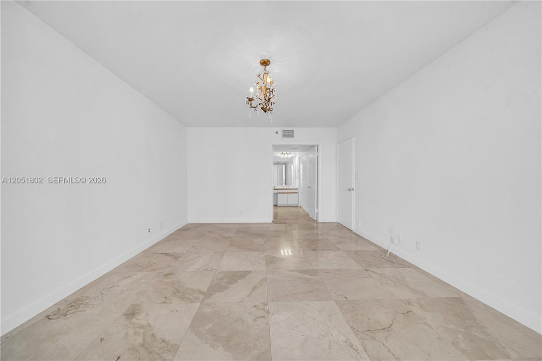 Под контрактом: $2,999 (1 спален, 1 ванн, 1050 Квадратных фут)