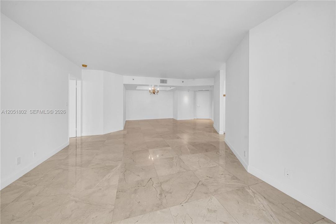 Под контрактом: $2,999 (1 спален, 1 ванн, 1050 Квадратных фут)