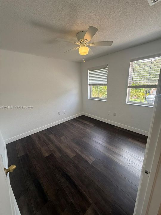 В аренду: $3,550 (3 спален, 2 ванн, 1650 Квадратных фут)