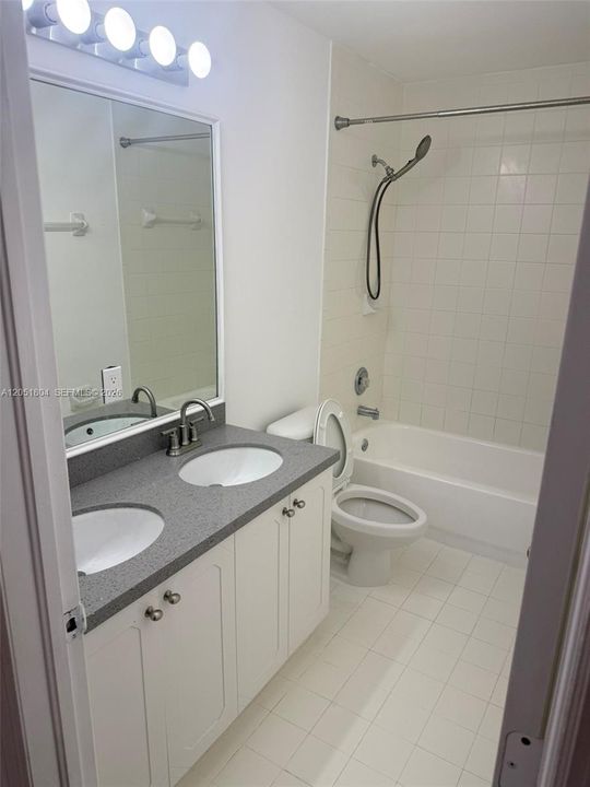В аренду: $3,550 (3 спален, 2 ванн, 1650 Квадратных фут)