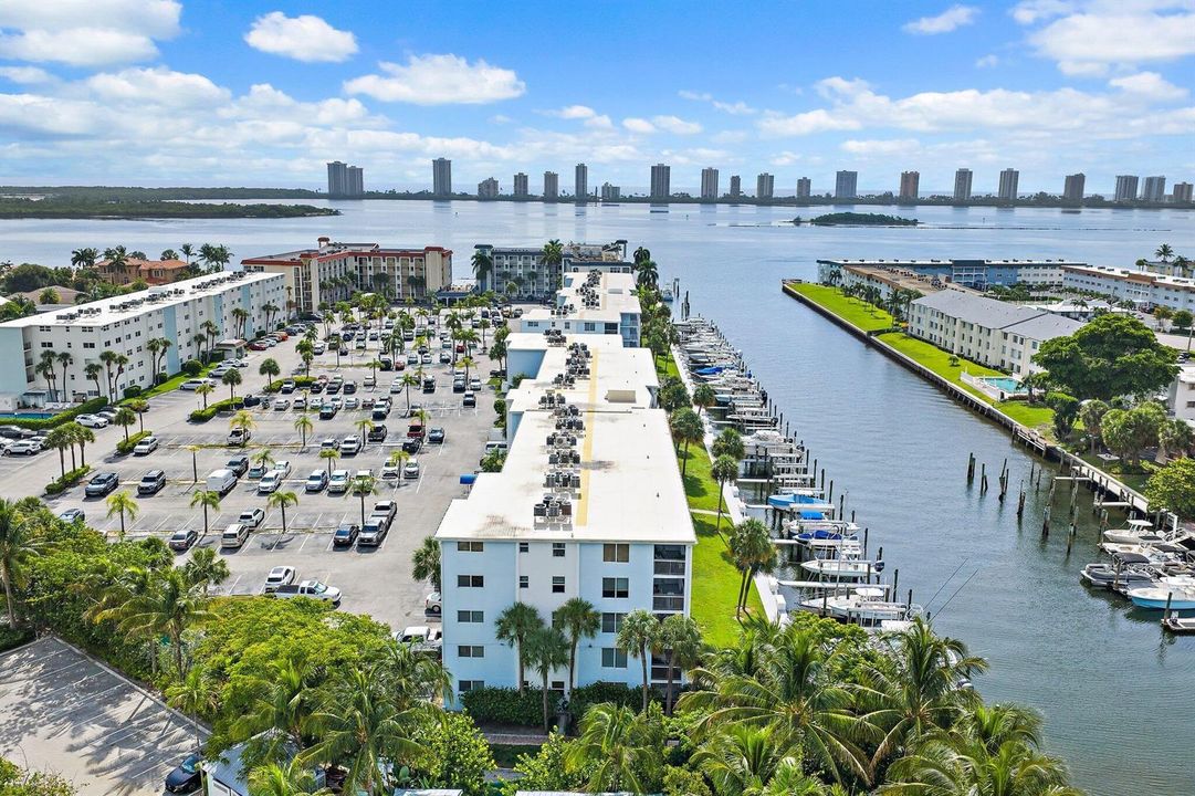004-108ParadiseHarbourBlvd-314-NorthPalm