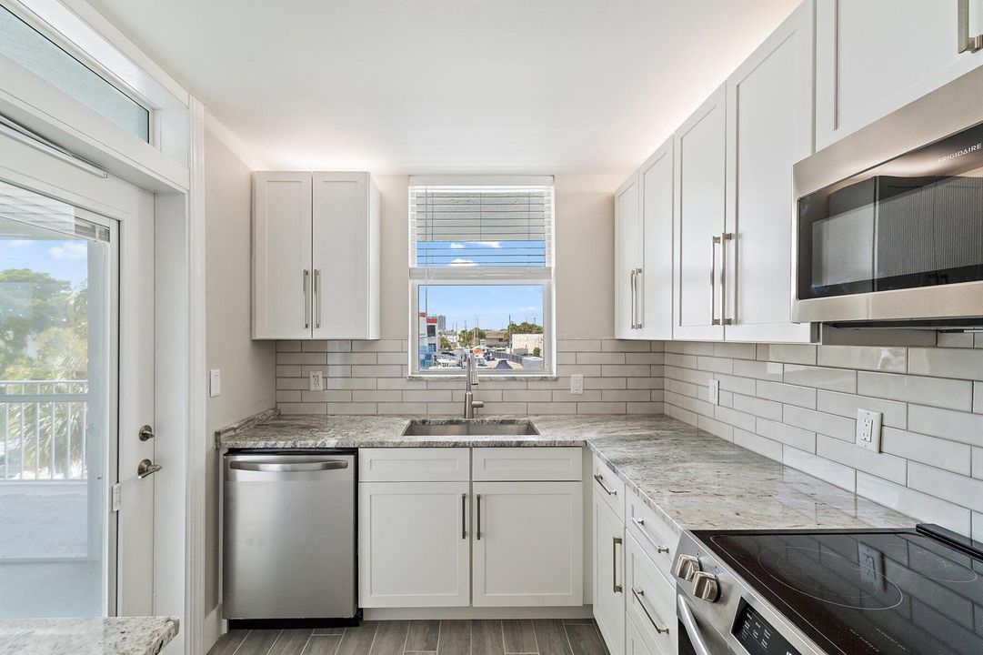 060-108ParadiseHarbourBlvd-314-NorthPalm