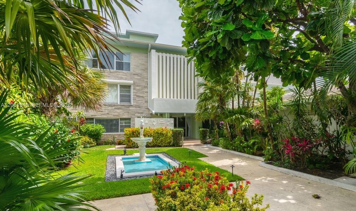 For Rent: $2,900 (1 beds, 1 baths, 700 Square Feet)