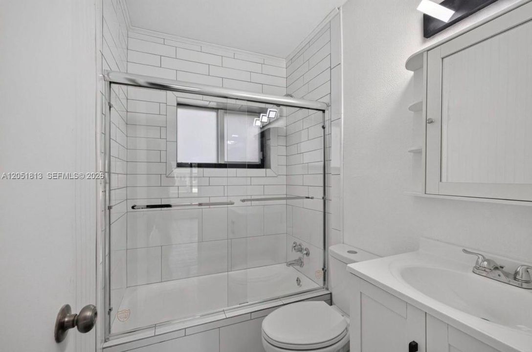 В аренду: $3,500 (3 спален, 2 ванн, 1007 Квадратных фут)
