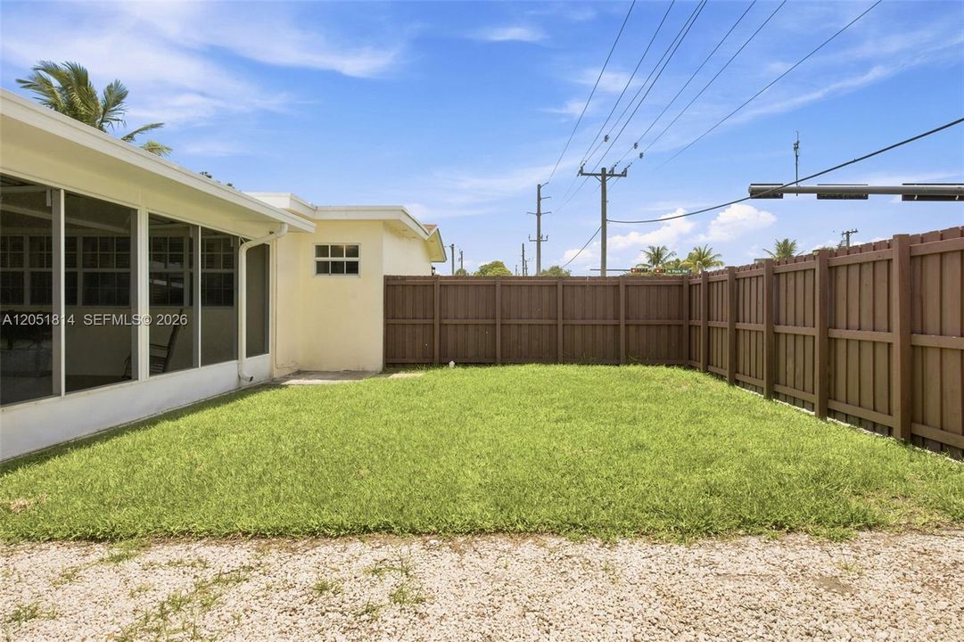 For Sale: $590,000 (3 beds, 2 baths, 1569 Square Feet)