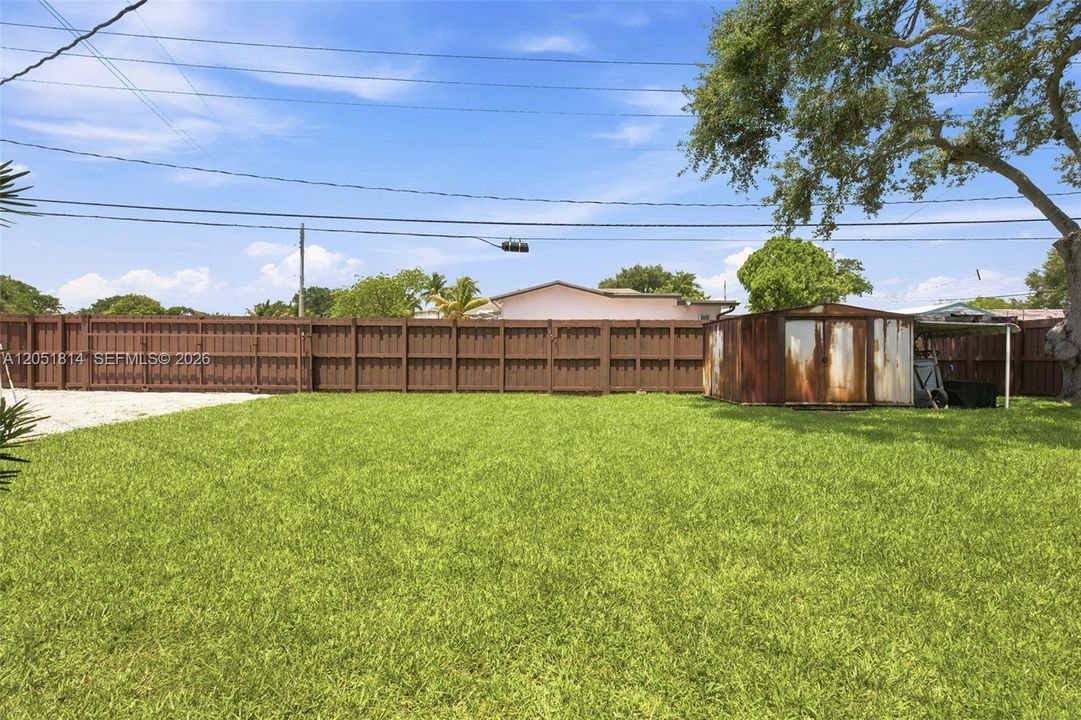 For Sale: $590,000 (3 beds, 2 baths, 1569 Square Feet)