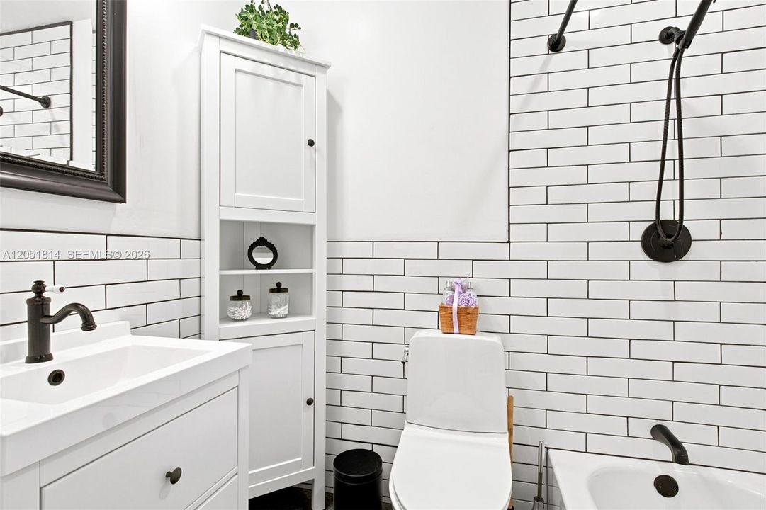 For Sale: $590,000 (3 beds, 2 baths, 1569 Square Feet)