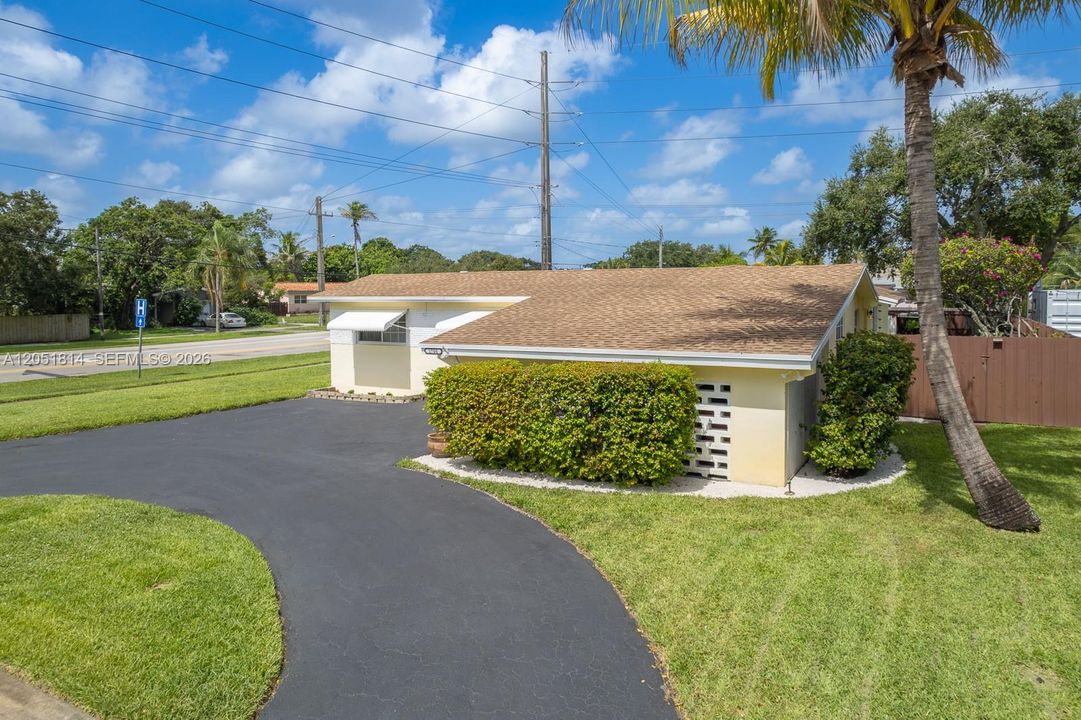 For Sale: $590,000 (3 beds, 2 baths, 1569 Square Feet)