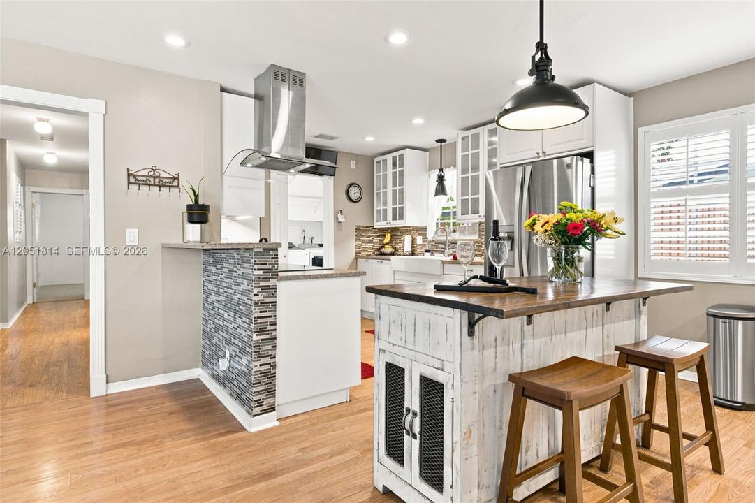 For Sale: $590,000 (3 beds, 2 baths, 1569 Square Feet)