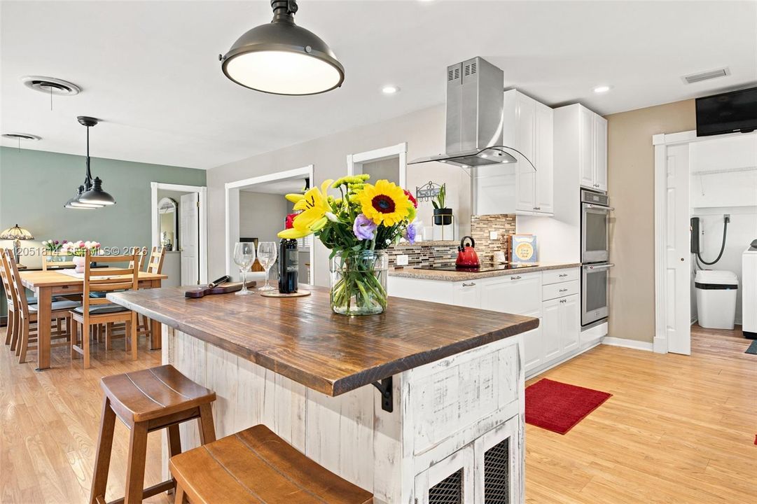 For Sale: $590,000 (3 beds, 2 baths, 1569 Square Feet)