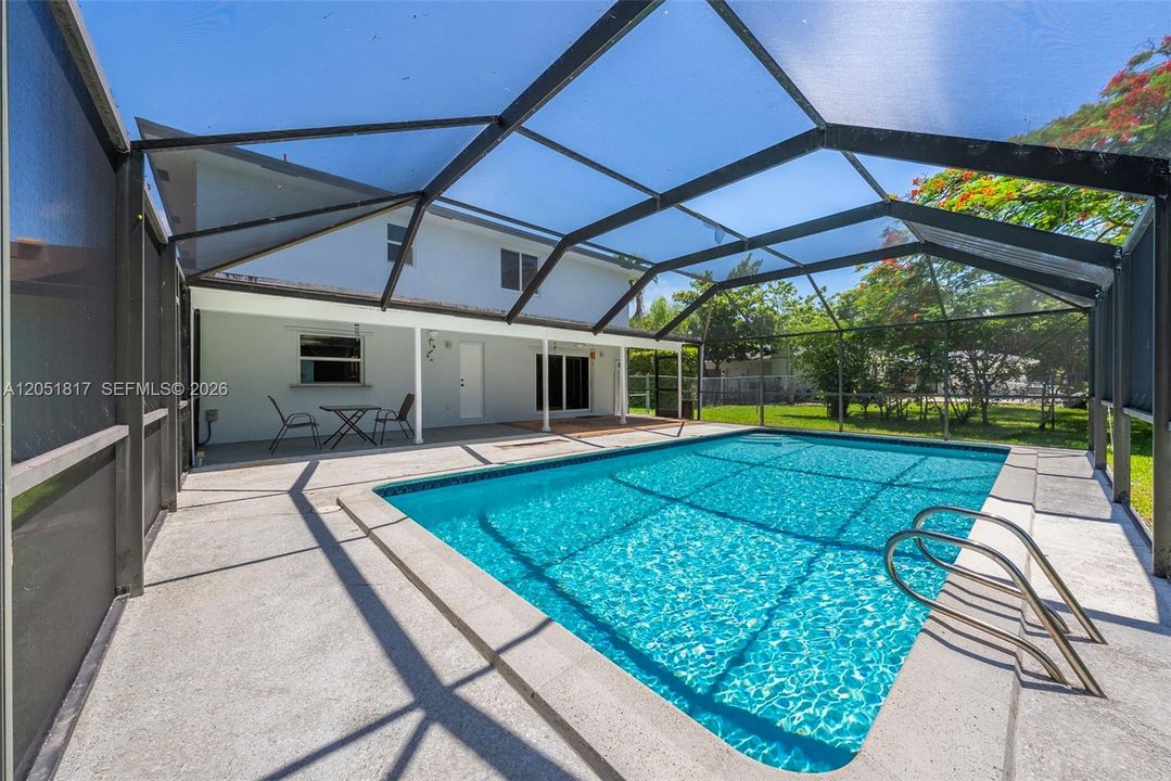 For Sale: $979,000 (4 beds, 3 baths, 2492 Square Feet)