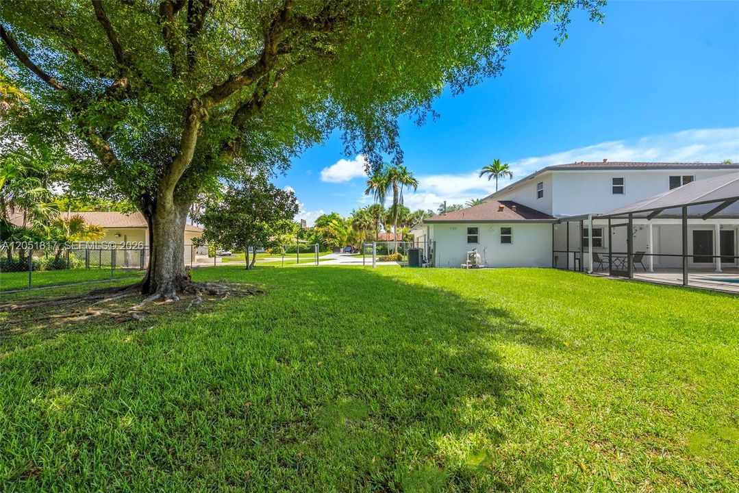 For Sale: $979,000 (4 beds, 3 baths, 2492 Square Feet)