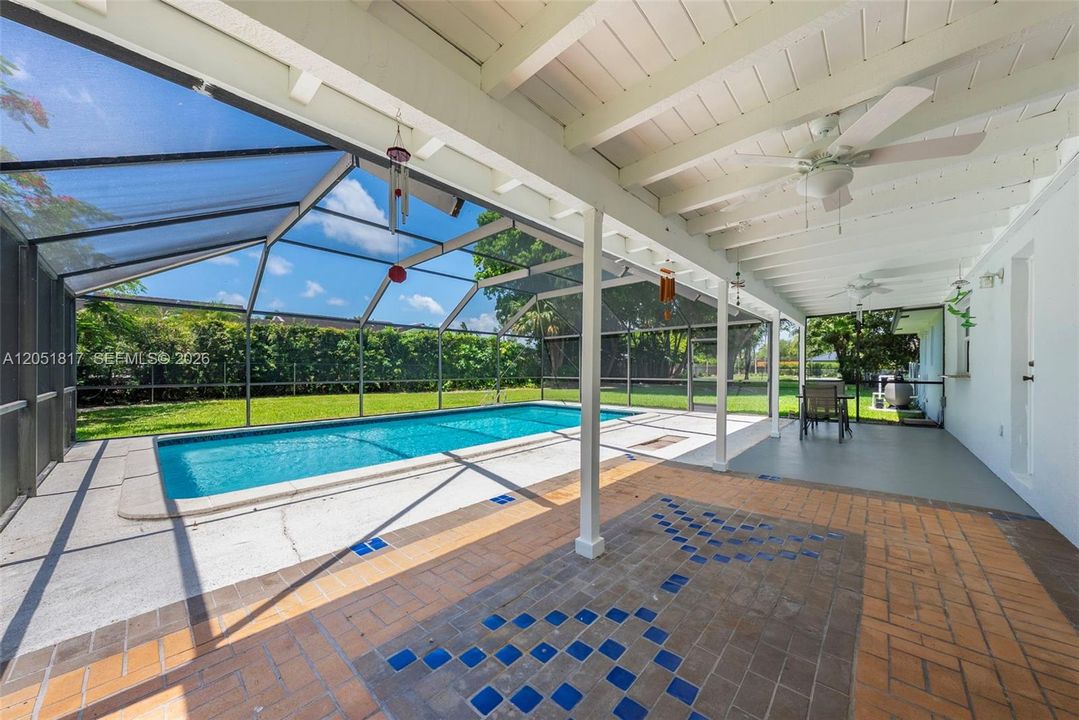 For Sale: $979,000 (4 beds, 3 baths, 2492 Square Feet)