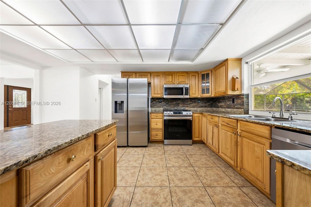 For Sale: $979,000 (4 beds, 3 baths, 2492 Square Feet)