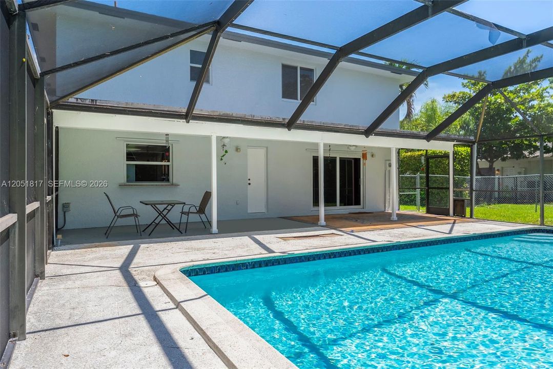 For Sale: $979,000 (4 beds, 3 baths, 2492 Square Feet)