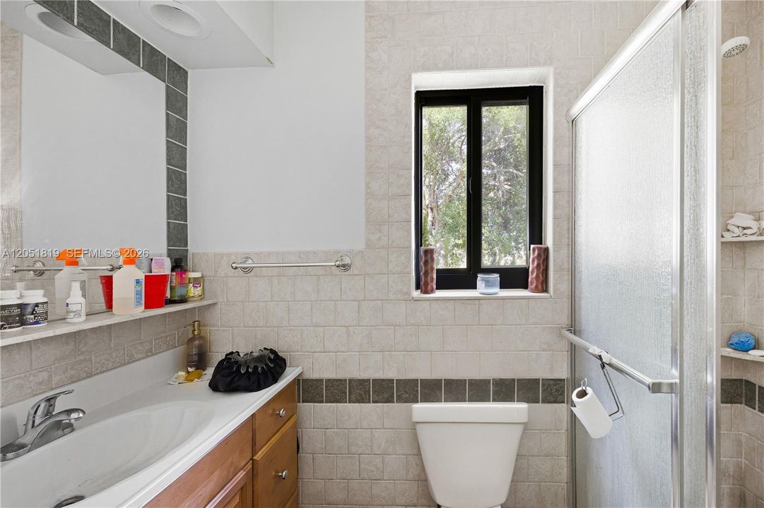 En Venta: $425,000 (4 camas, 2 baños, 1485 Pies cuadrados)