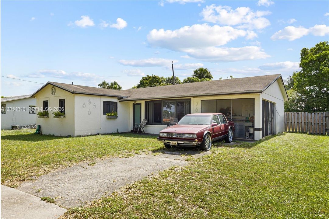 En Venta: $425,000 (4 camas, 2 baños, 1485 Pies cuadrados)