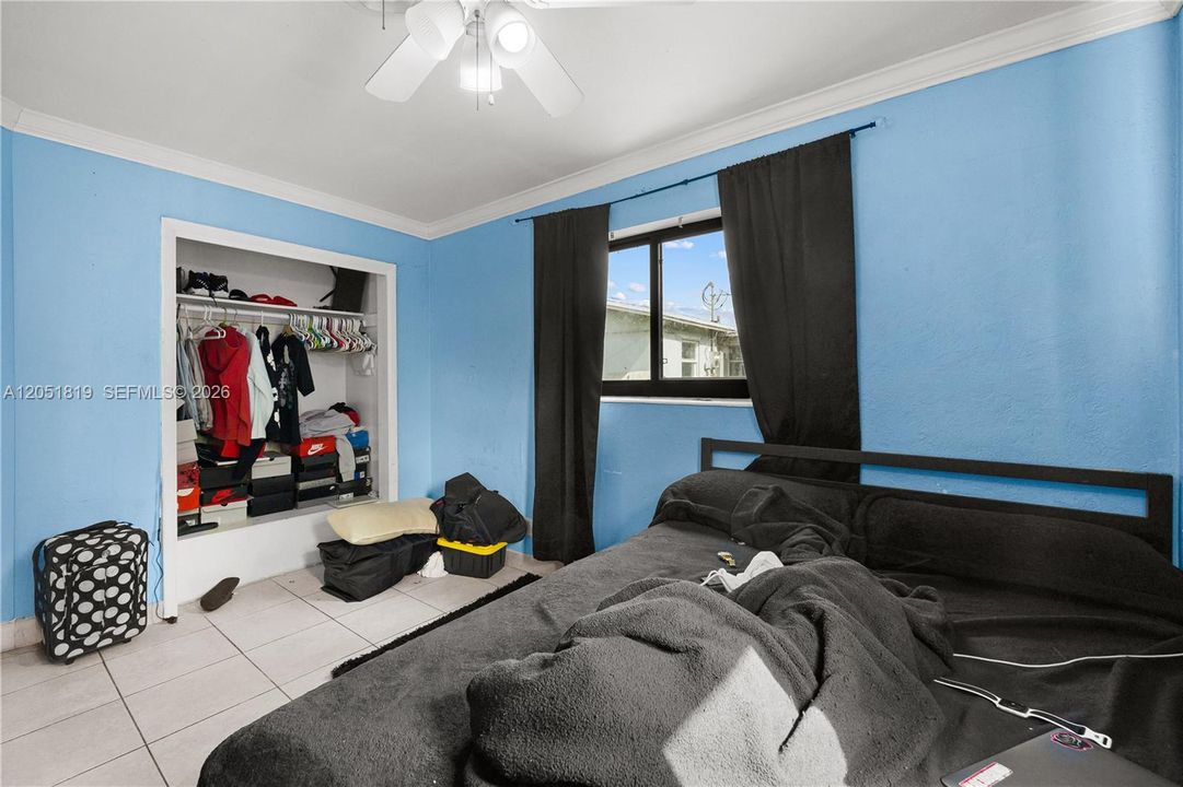 En Venta: $425,000 (4 camas, 2 baños, 1485 Pies cuadrados)