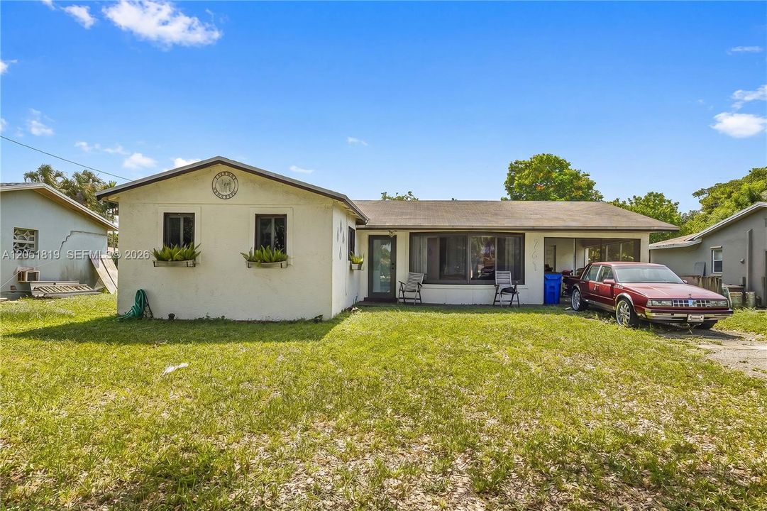 En Venta: $425,000 (4 camas, 2 baños, 1485 Pies cuadrados)