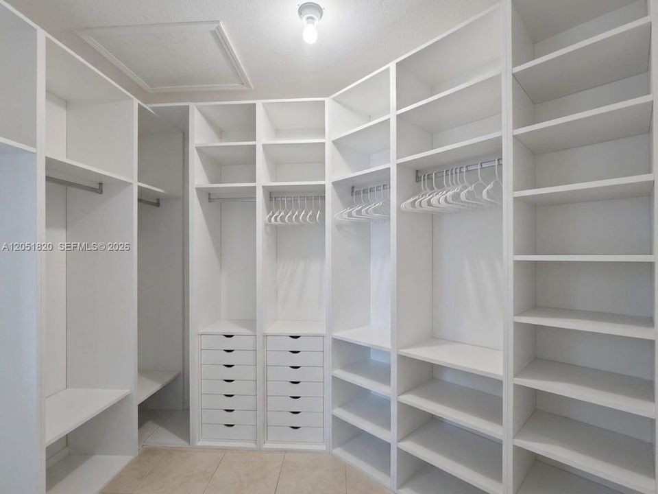 En Renta: $7,500 (4 camas, 3 baños, 2735 Pies cuadrados)