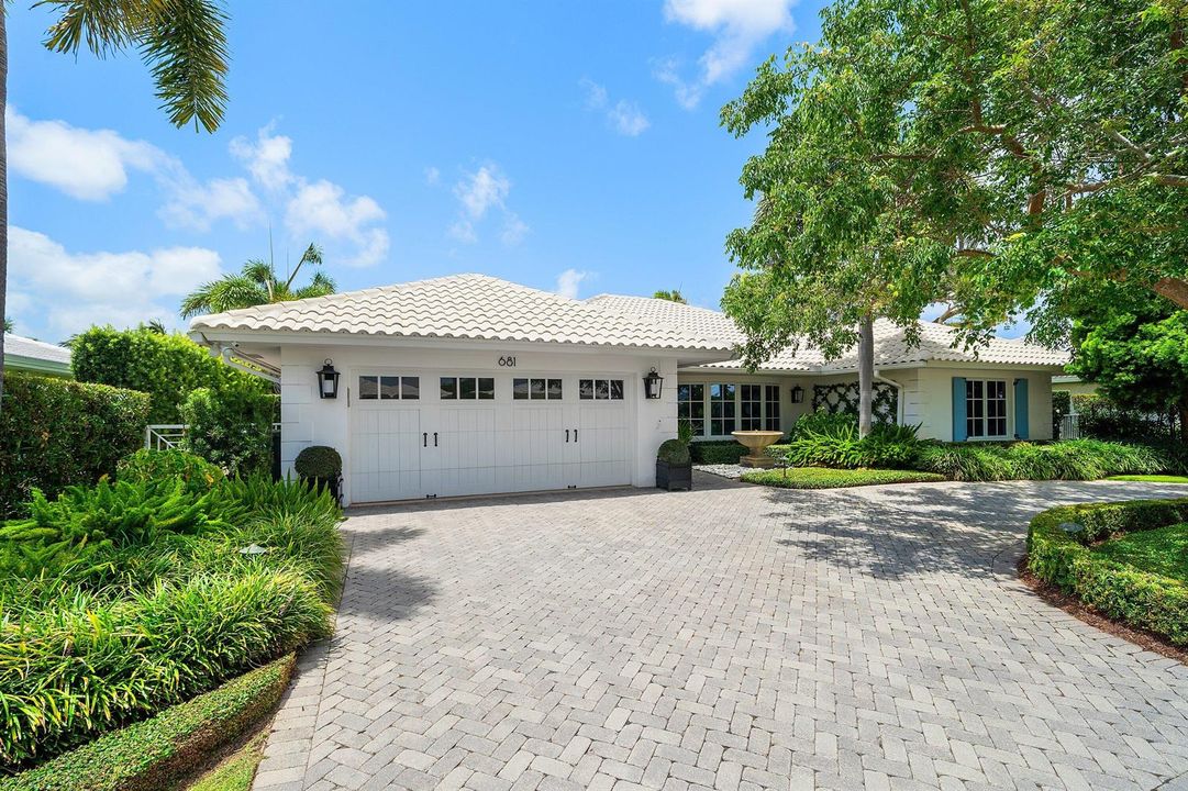 002-681ElmTreeLane-BocaRaton-FL-33486-SM