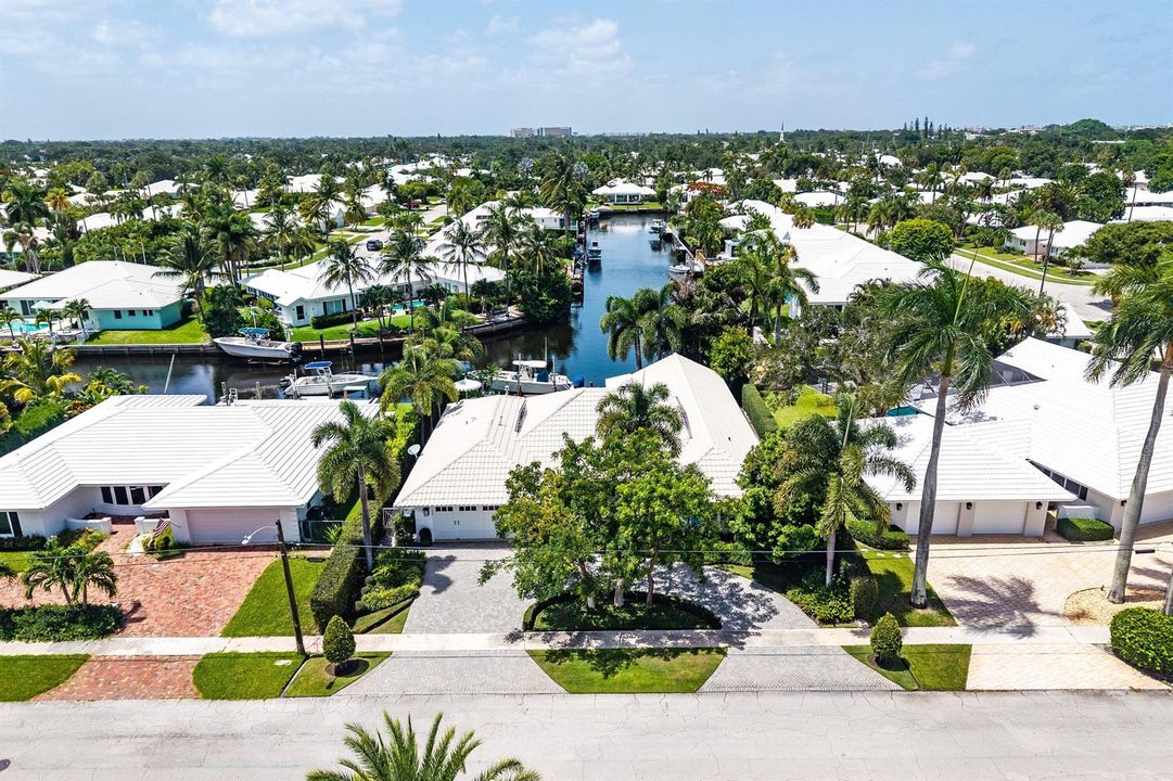 052-681ElmTreeLane-BocaRaton-FL-33486-SM