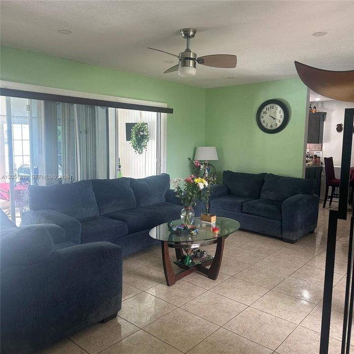 For Sale: $615,000 (3 beds, 2 baths, 1494 Square Feet)