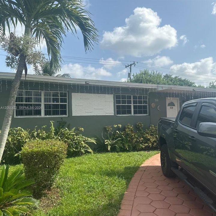 For Sale: $615,000 (3 beds, 2 baths, 1494 Square Feet)