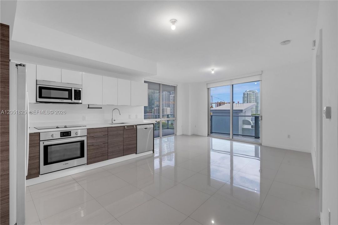 For Rent: $5,400 (3 beds, 2 baths, 1273 Square Feet)