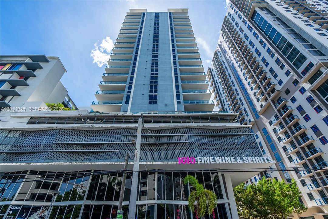 For Rent: $5,400 (3 beds, 2 baths, 1273 Square Feet)
