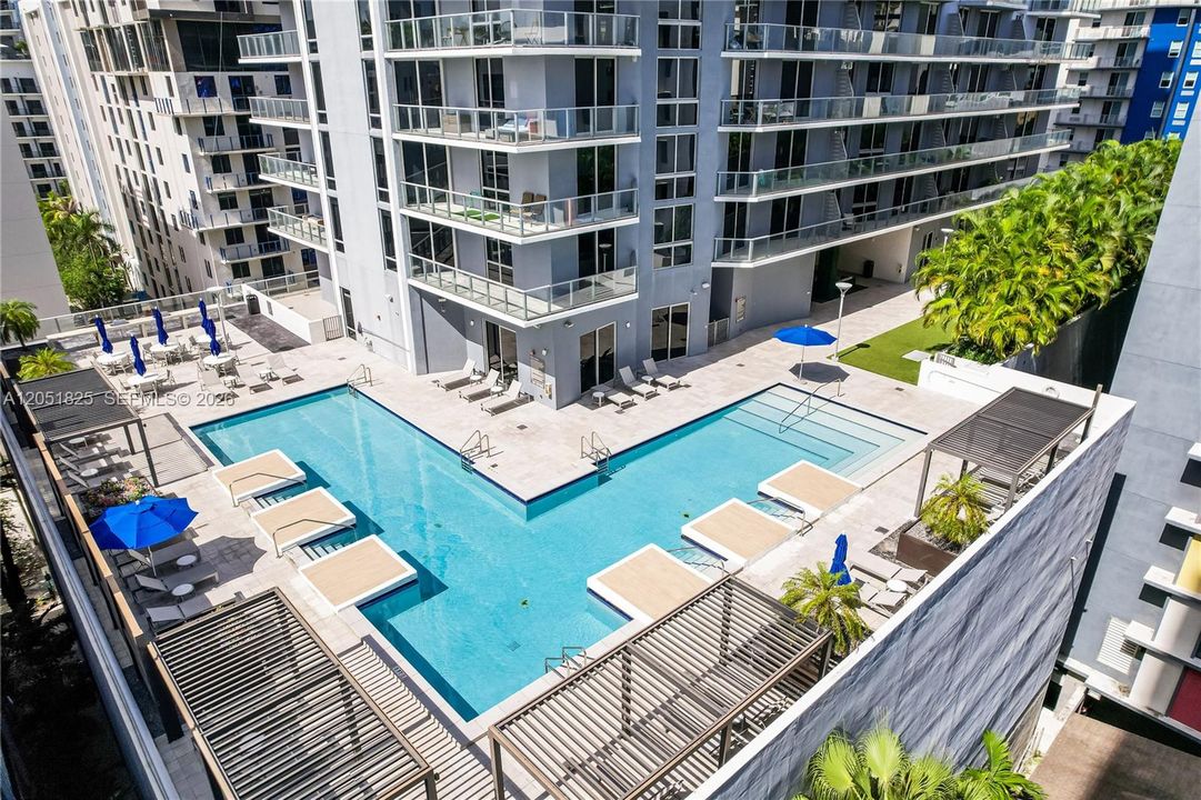 For Rent: $5,400 (3 beds, 2 baths, 1273 Square Feet)