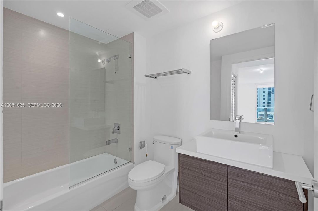 For Rent: $5,400 (3 beds, 2 baths, 1273 Square Feet)