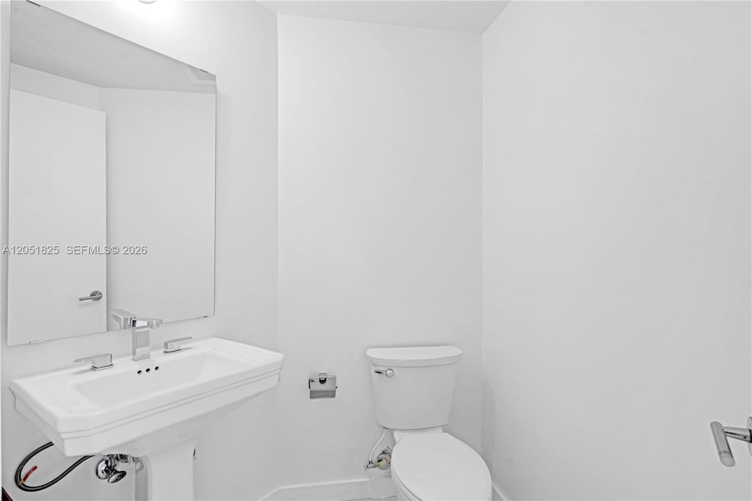 For Rent: $5,400 (3 beds, 2 baths, 1273 Square Feet)