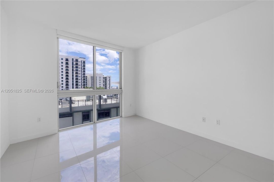 For Rent: $5,400 (3 beds, 2 baths, 1273 Square Feet)