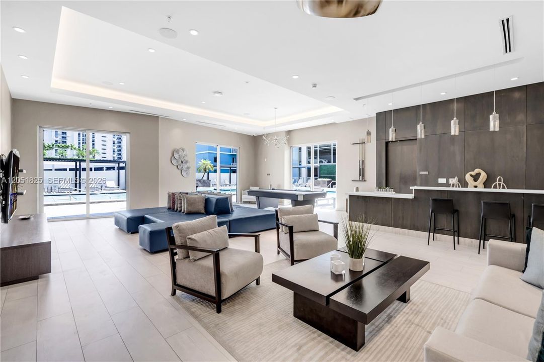 For Rent: $5,400 (3 beds, 2 baths, 1273 Square Feet)