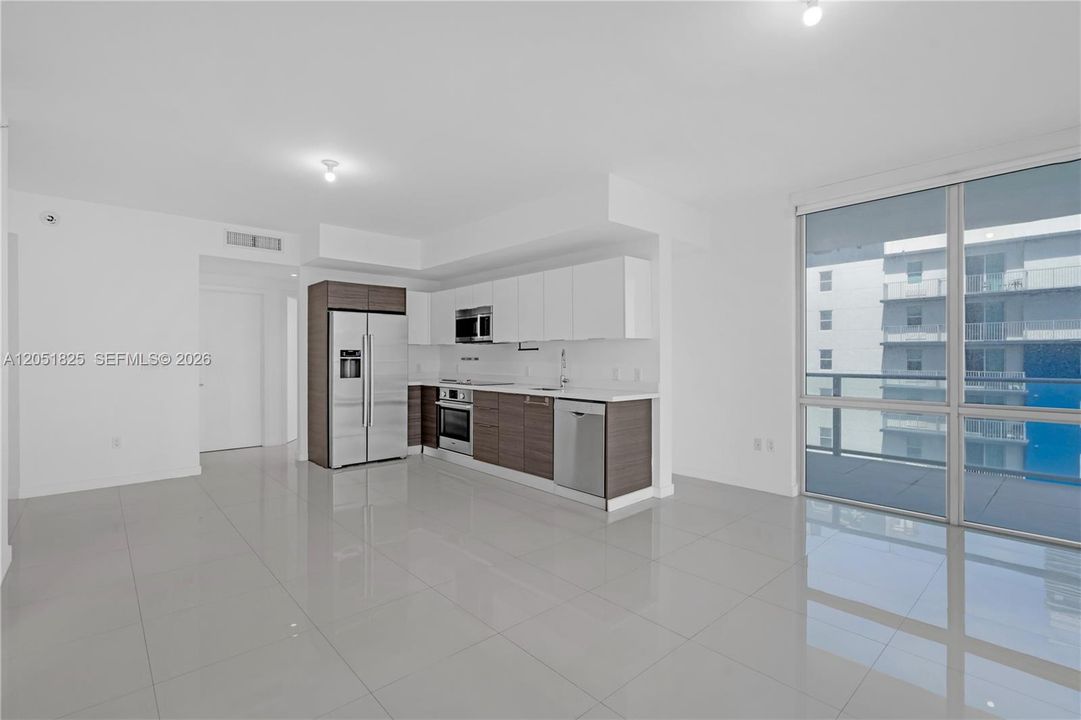For Rent: $5,400 (3 beds, 2 baths, 1273 Square Feet)