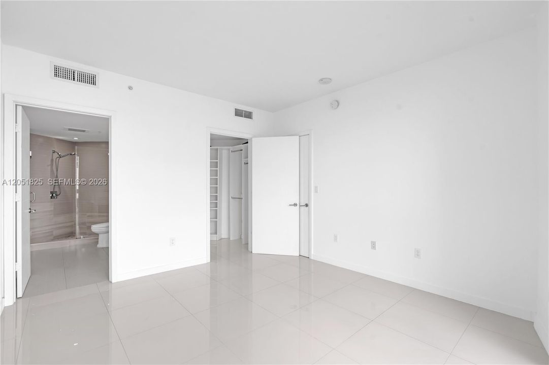 For Rent: $5,400 (3 beds, 2 baths, 1273 Square Feet)