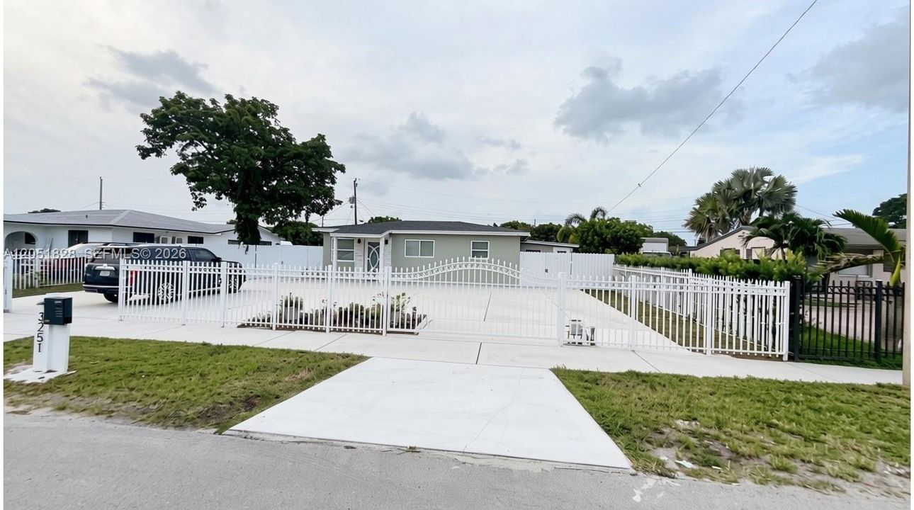 For Sale: $675,890 (4 beds, 3 baths, 1962 Square Feet)