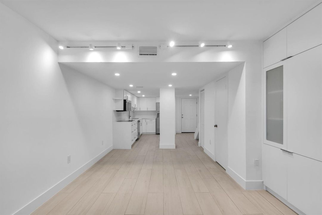 10-web-or-mls-5750TurinStap#206-10