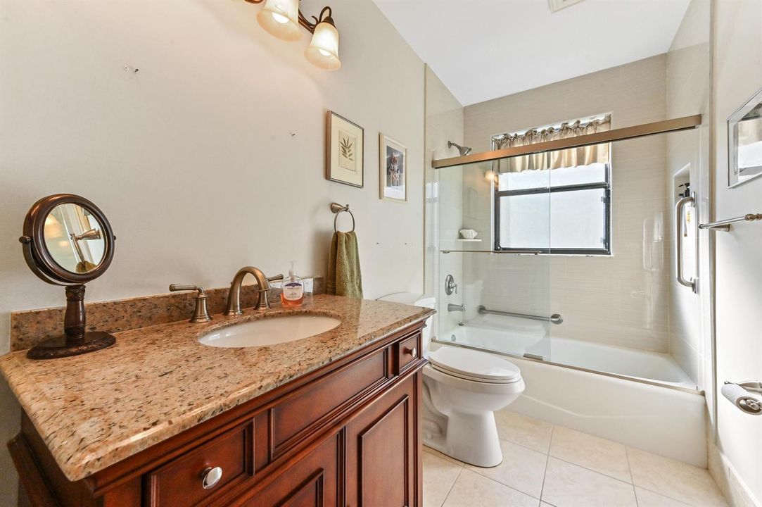 06 bathroom 01