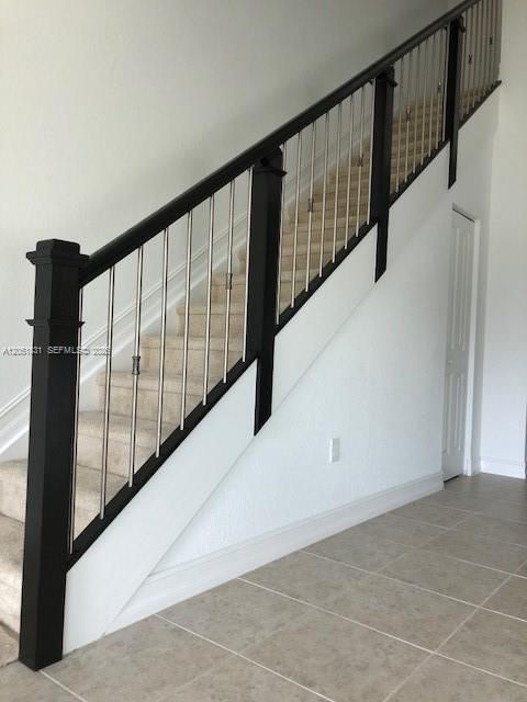 For Rent: $3,900 (3 beds, 2 baths, 1974 Square Feet)