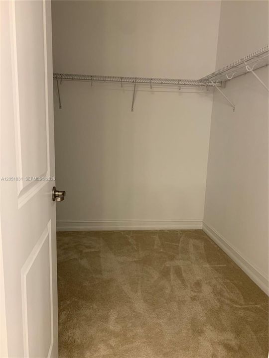 For Rent: $3,900 (3 beds, 2 baths, 1974 Square Feet)