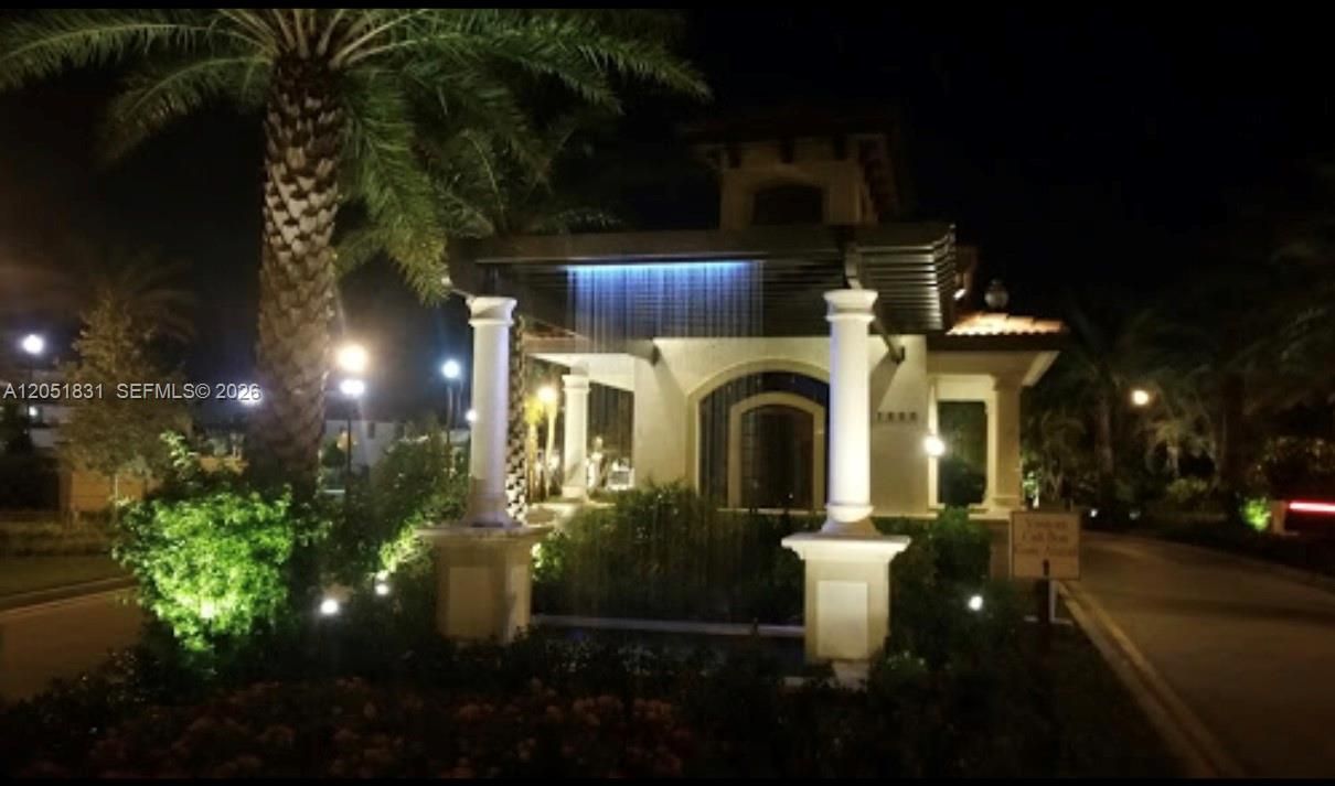 For Rent: $3,900 (3 beds, 2 baths, 1974 Square Feet)