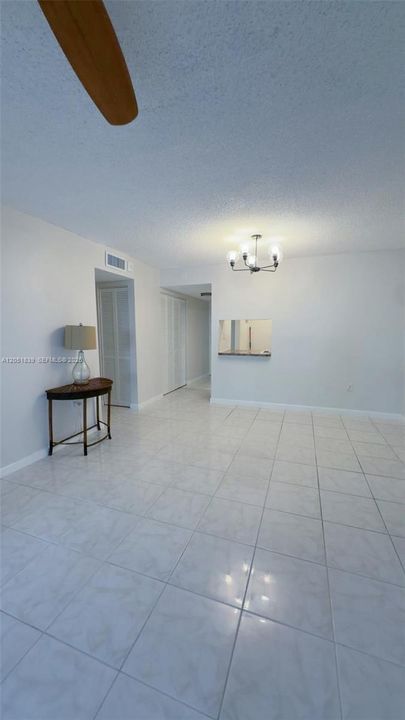 En Venta: $250,000 (3 camas, 2 baños, 1160 Pies cuadrados)